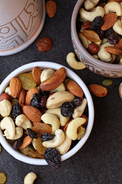 Raw Nuts with Dry Fruit