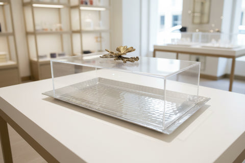 Butterfly serving plate with a plexi lids