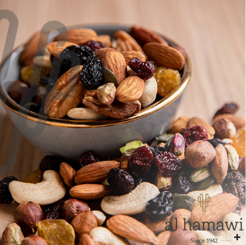 Raw Nuts with Dry Fruit